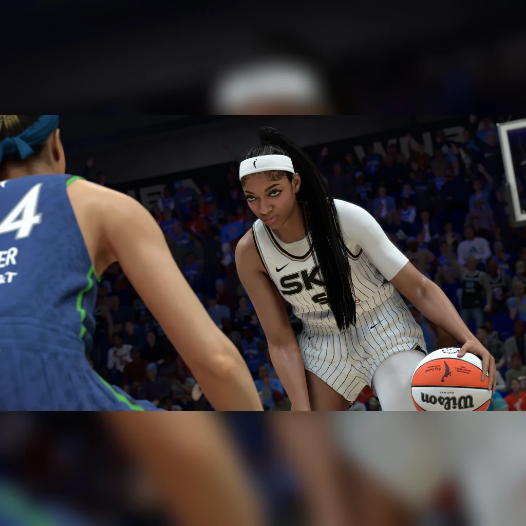 Videojuego 2K Sports NBA 2K26 Nintendo Switch 2, en uso: jugadora WNBA Sky con balón Wilson frente a rival en cancha llena