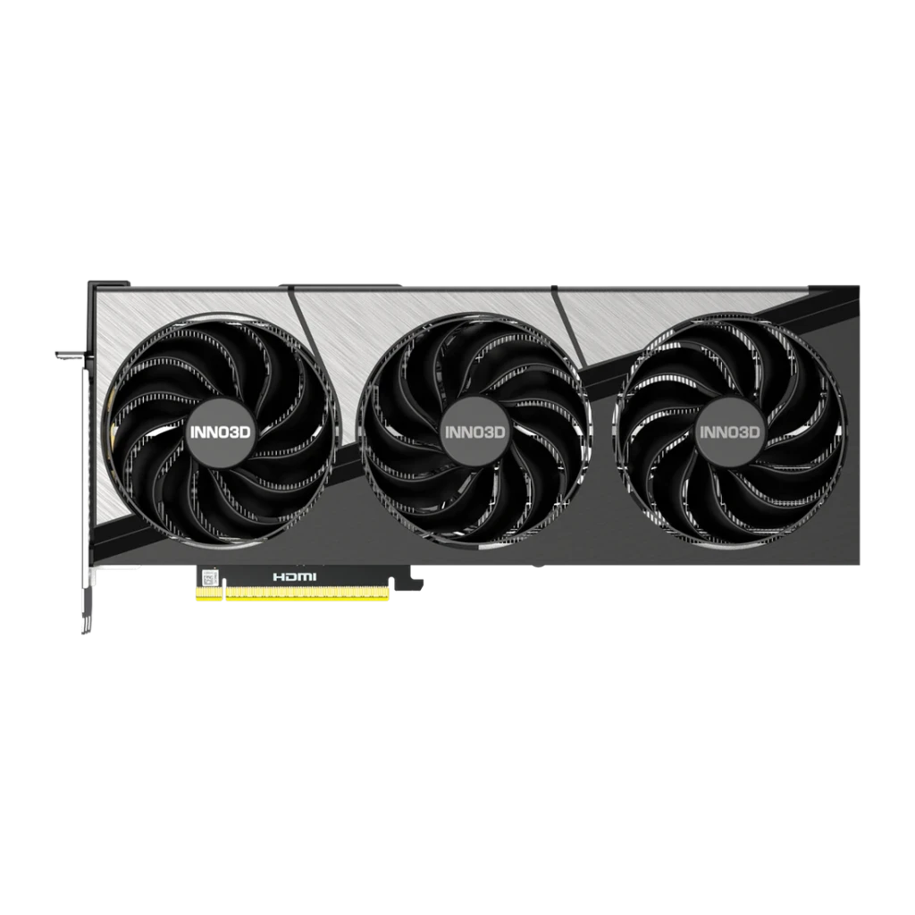 Inno3D GeForce RTX 5090 X3 32GB GDDR7, detalle frontal: tres ventiladores con logo Inno3D y conector HDMI visible