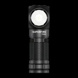 Linterna LED Superfire TH03 Negro Recargable USB-C 460 lúmenes 104m, detalle frontal: lente LED circular, logo grabado
