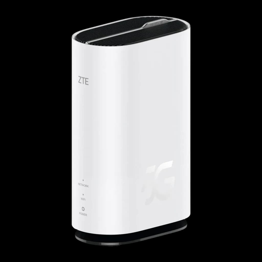 ZTE Hyperbox 5G Lite MC8810 blanco, router vertical con carcasa lisa, ranuras de ventilación negras superiores y LEDs frontales Network, WiFi y Power