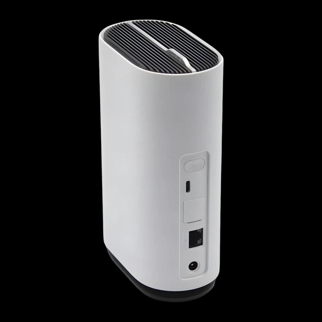 ZTE Hyperbox 5G Lite MC8810 blanco, router vertical con rejilla superior negra, botones laterales, puerto Ethernet, ranura SIM y base antideslizante