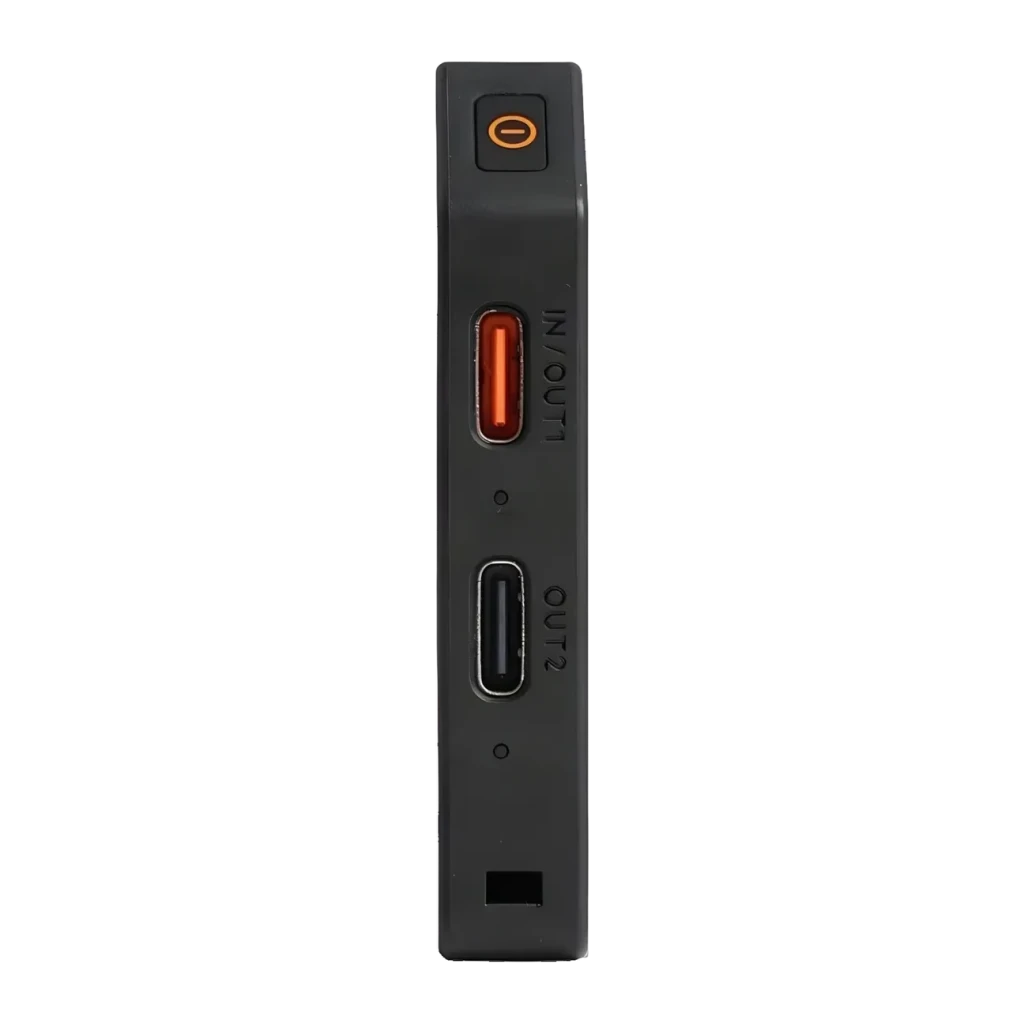 Flextail Zero Power 10000mAh Negro Cable USB-C integrado 22,5W, detalle: lateral con puerto IN/OUT1 iluminado en rojo, OUT2