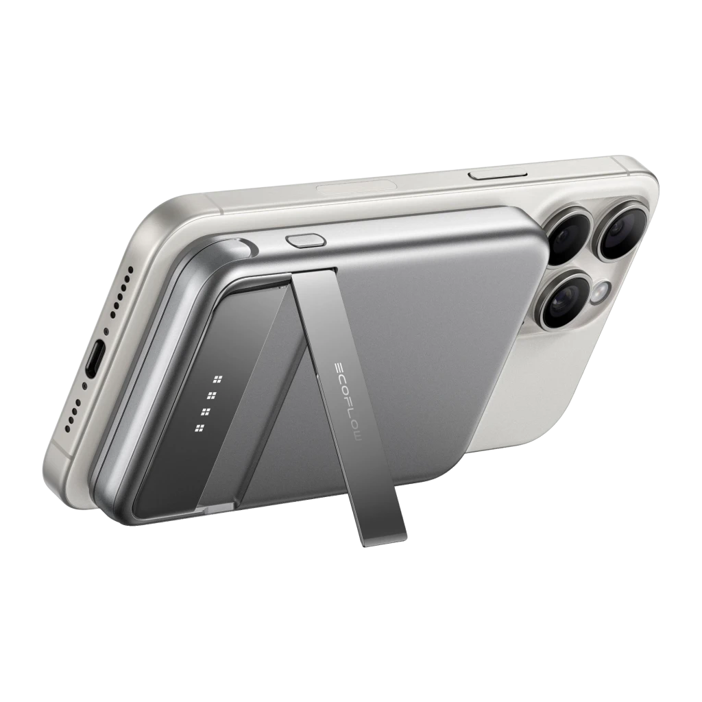 Power Bank EcoFlow RAPID 5000mAh Argent Qi2 15W Câble USB-C intégré 30W, détail: béquille dépliée, fixée magnétiquement à