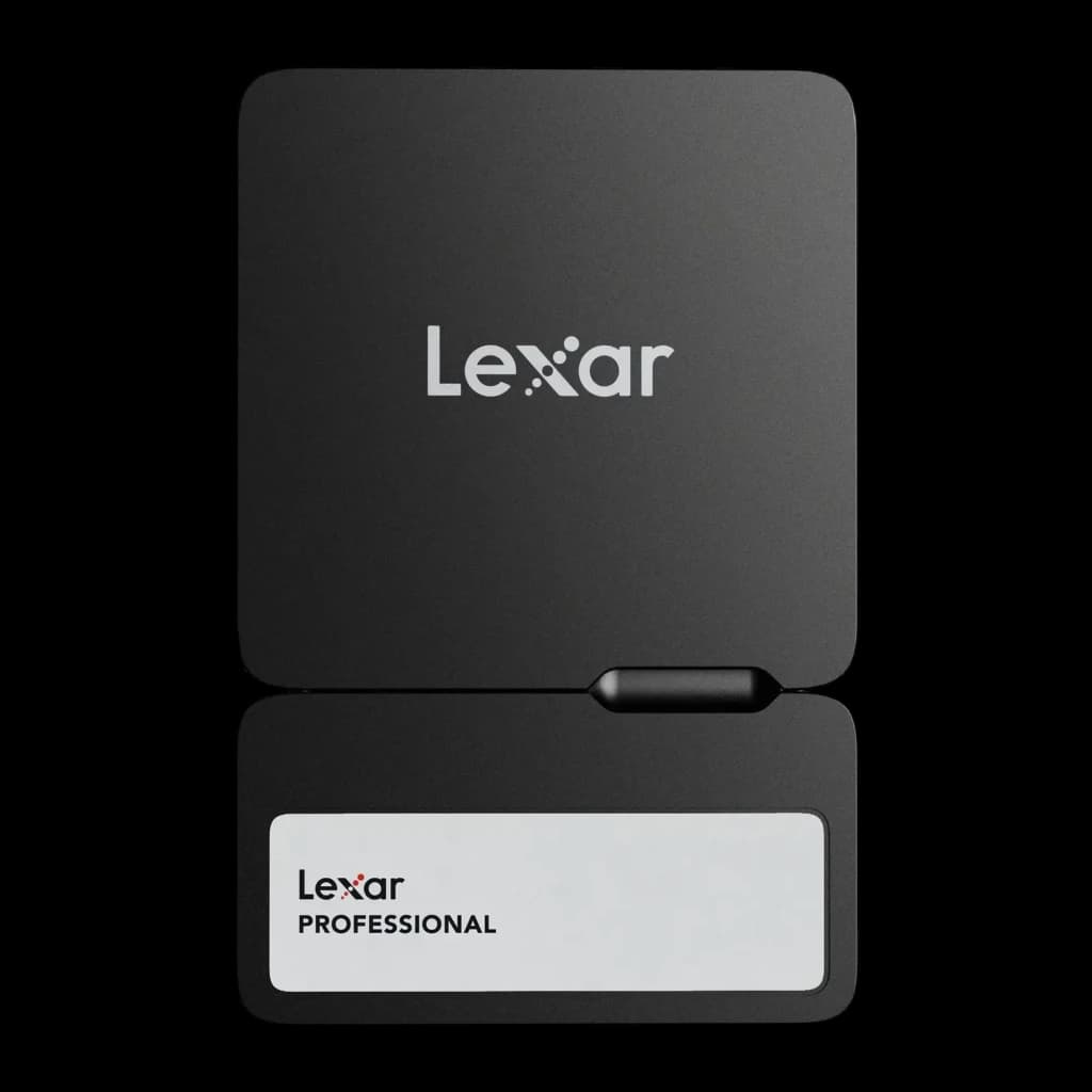 SSD portátil Lexar Professional SL400 2TB USB-C 3.2 Gen 2 IP65 Preto, vista frontal: corpo preto mate com logótipo Lexar