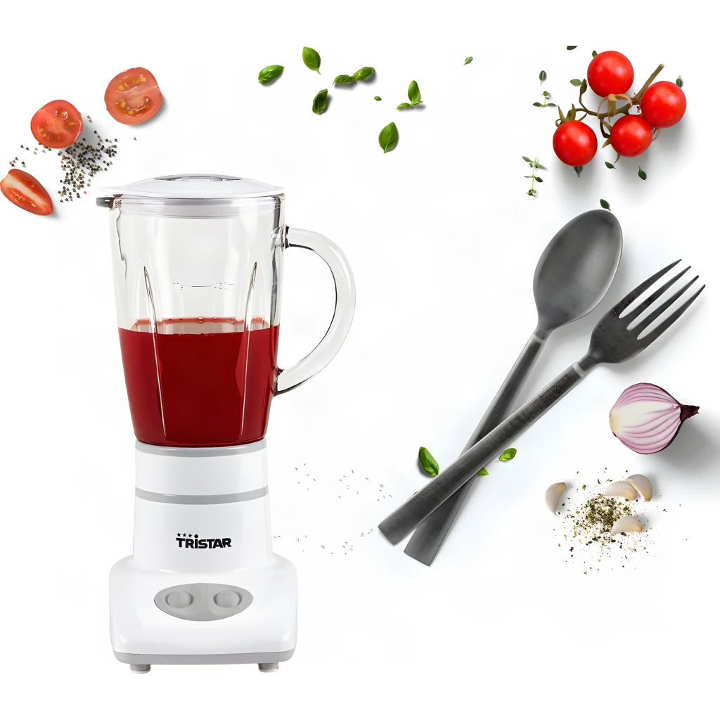 Batidora de vaso TriStar 0,45L 180W 2 velocidades Blanco BL-4431, en uso: vaso transparente con zumo de tomate, ingredientes