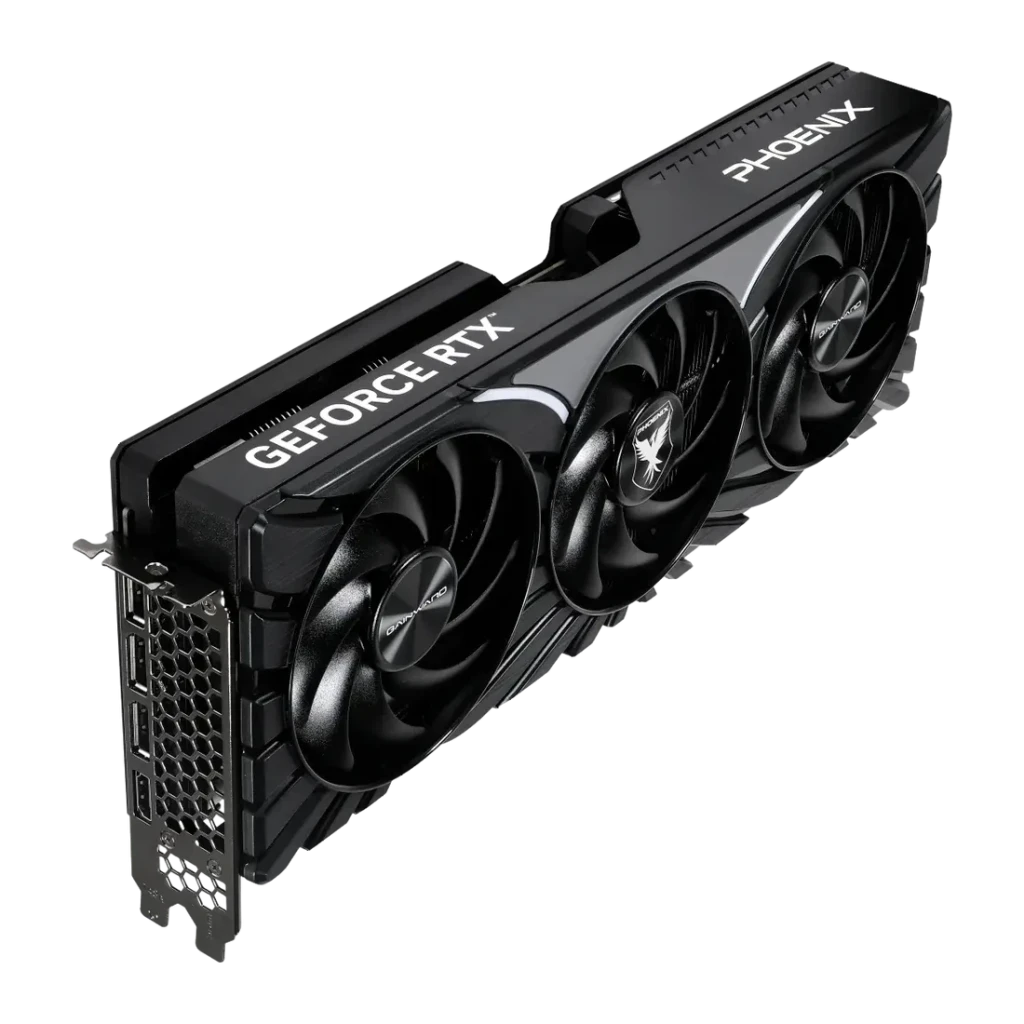 Gainward GeForce RTX 5070 Ti Phoenix-S 16GB GDDR7, detalle: vista en perspectiva con triple ventilador y bracket de salidas