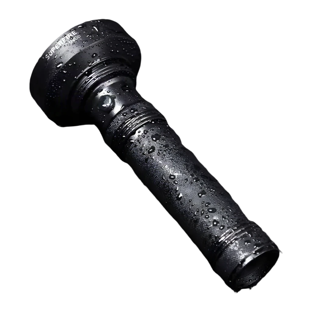 Linterna UV Superfire UV06 Negro 9V, detalle: cuerpo con gotas de agua sobre agarre estriado y cabezal