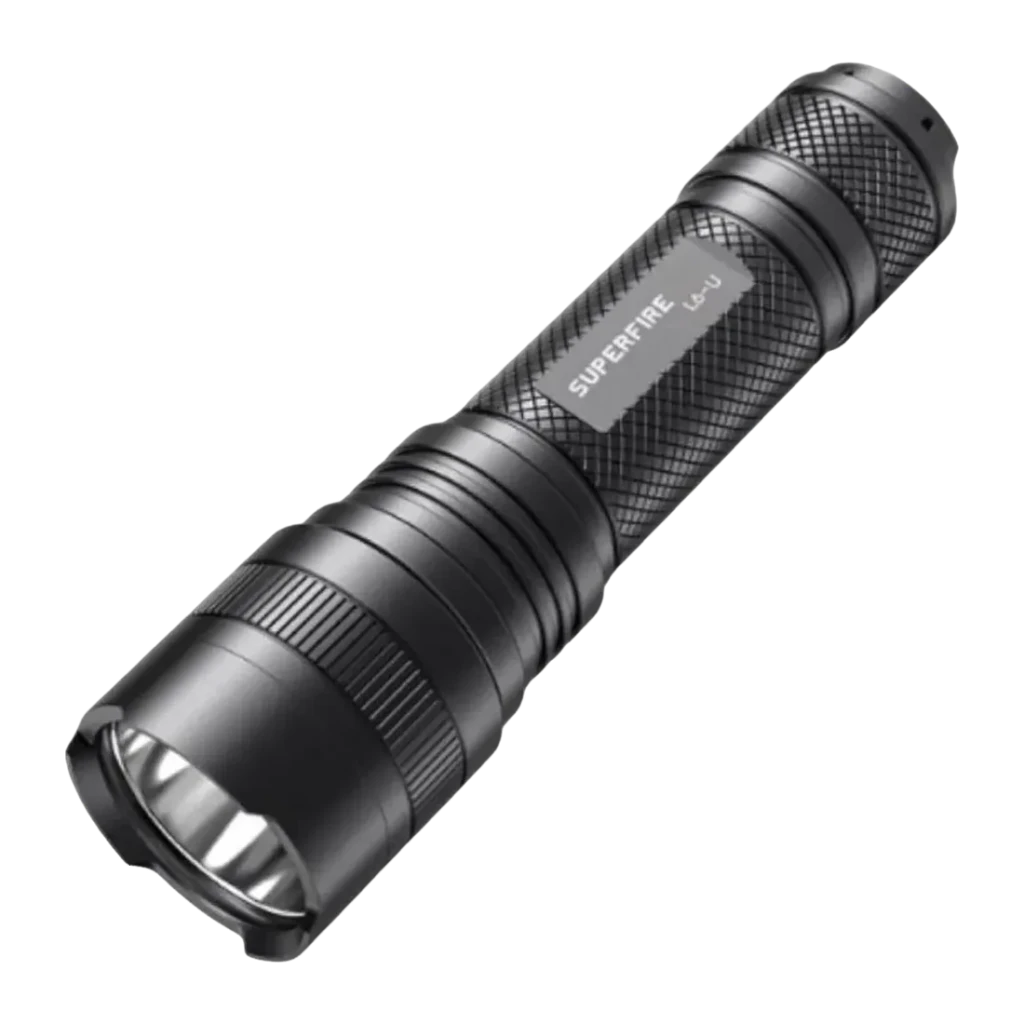 Lanterna LED Superfire Recarregável USB-C 1480 Lúmens 330m Preto L6-U, vista frontal: corpo alumínio anodizado com grip