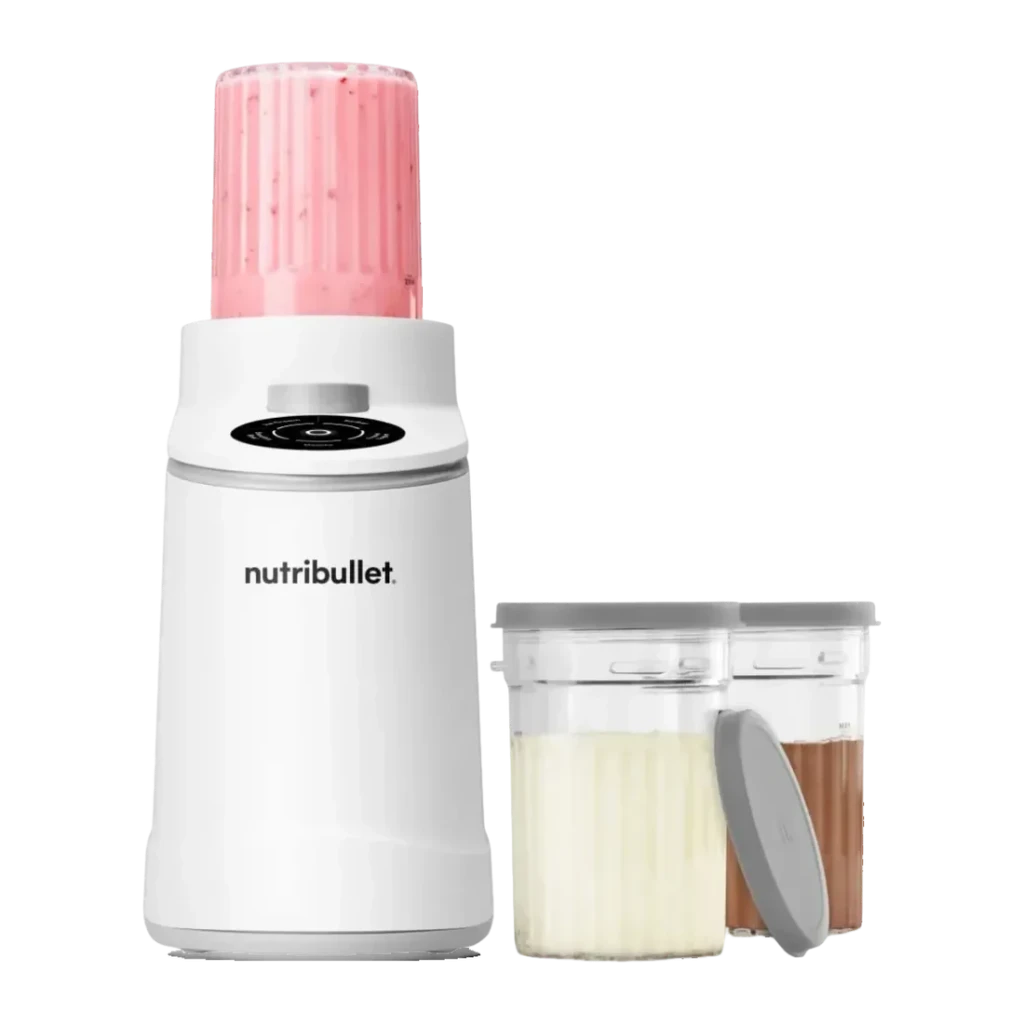 Sorbetière NutriBullet Chill 0,47L 500W Blanc NBD0503W, vue de face: base blanche avec panneau tactile, bol avec glace rose