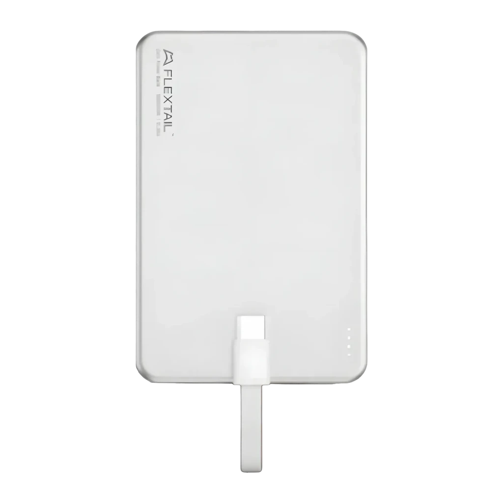 Flextail Zero Power Metal 5000mAh Plata Magnético Cable integrado 5V/1,6A, vista frontal: cuerpo plateado con logo y cable