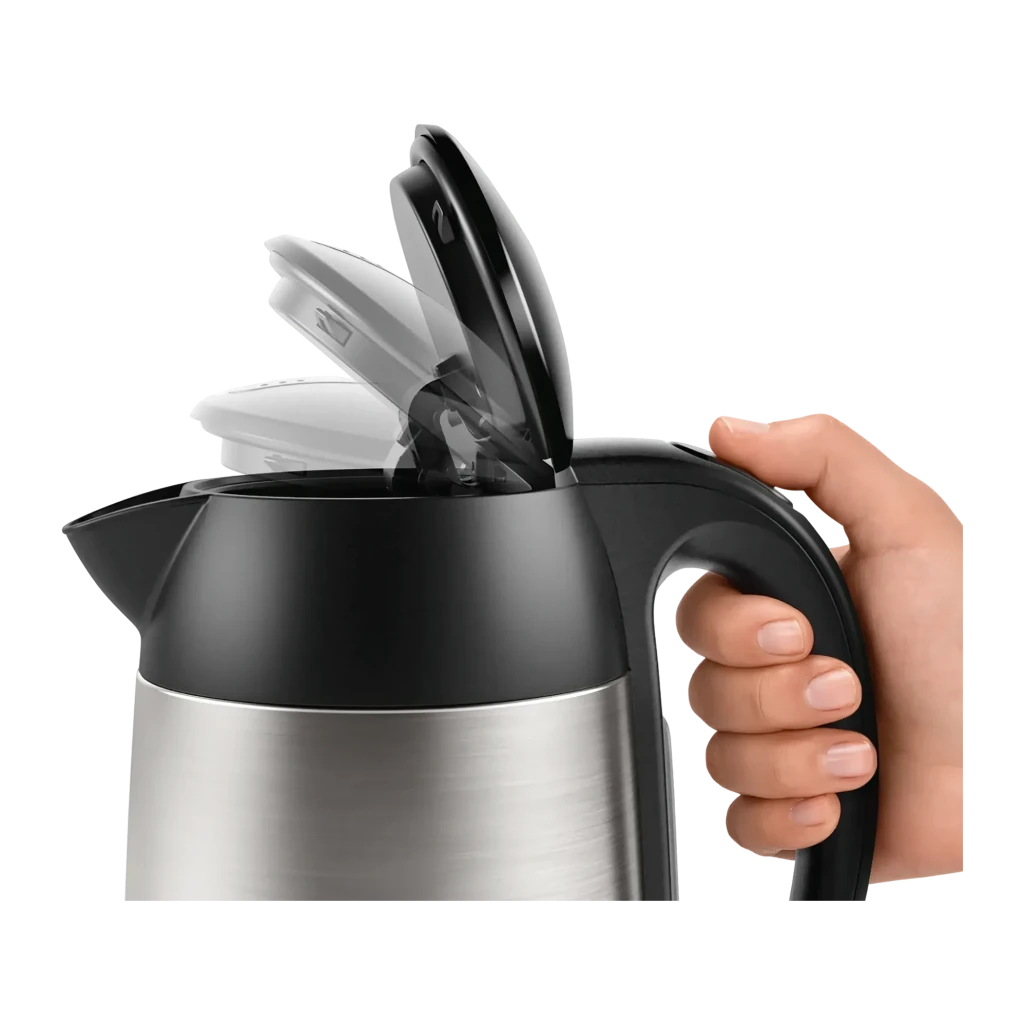 Hervidor eléctrico Bosch DesignLine 1,7L 2400W Acero Inoxidable TWK3P420, detalle: mano abriendo la tapa abatible con filtro