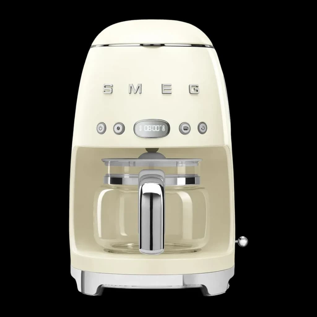 Cafetière filtre SMEG 50's Style 1,4L 1050W Crème DCF02CREU, vue de face: corps crème avec lettres SMEG chromées, écran