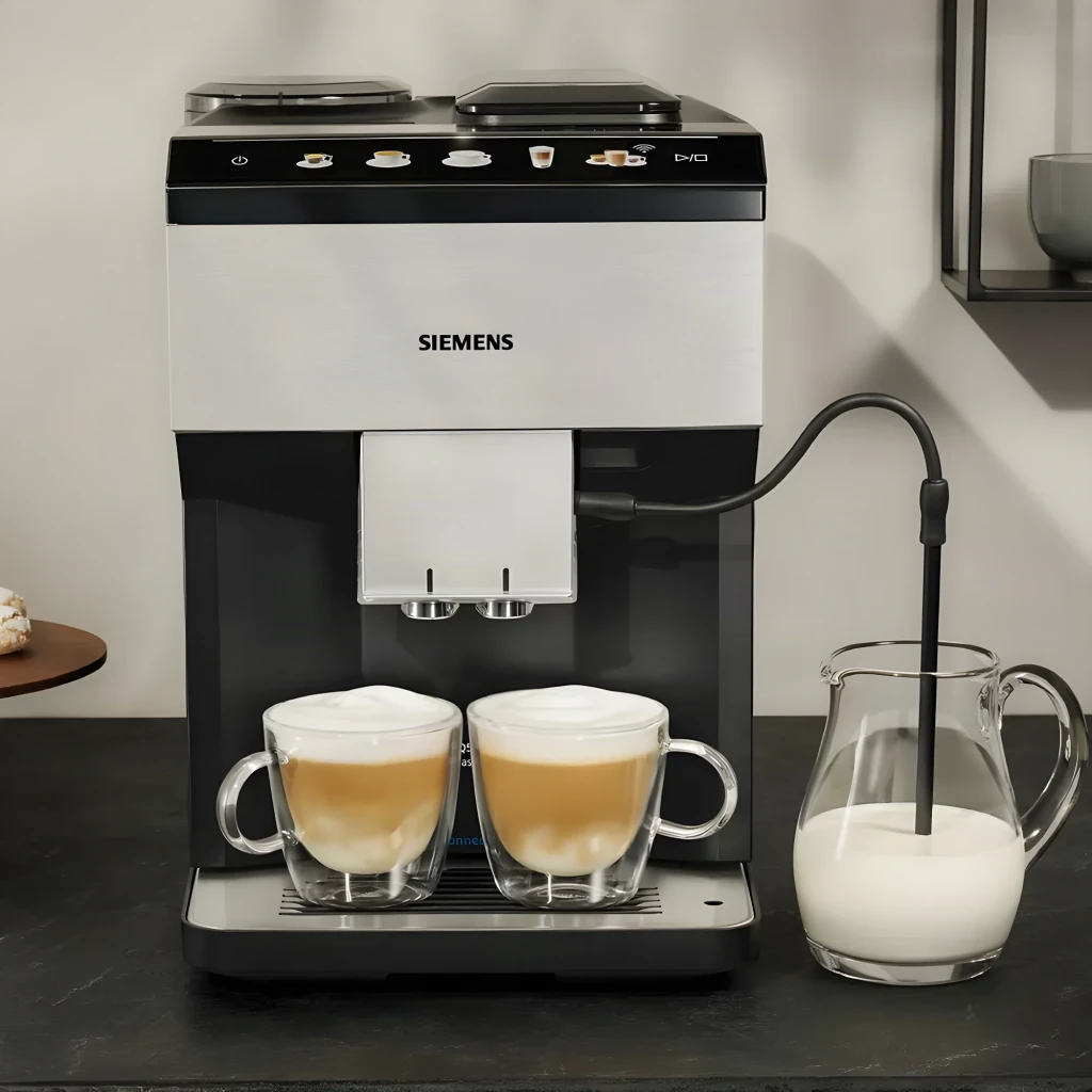 Máquina de Café Superautomática Siemens EQ.500 1,9L Moinho Cerâmico Integrado Preto TP516DX3, em uso: duas chávenas