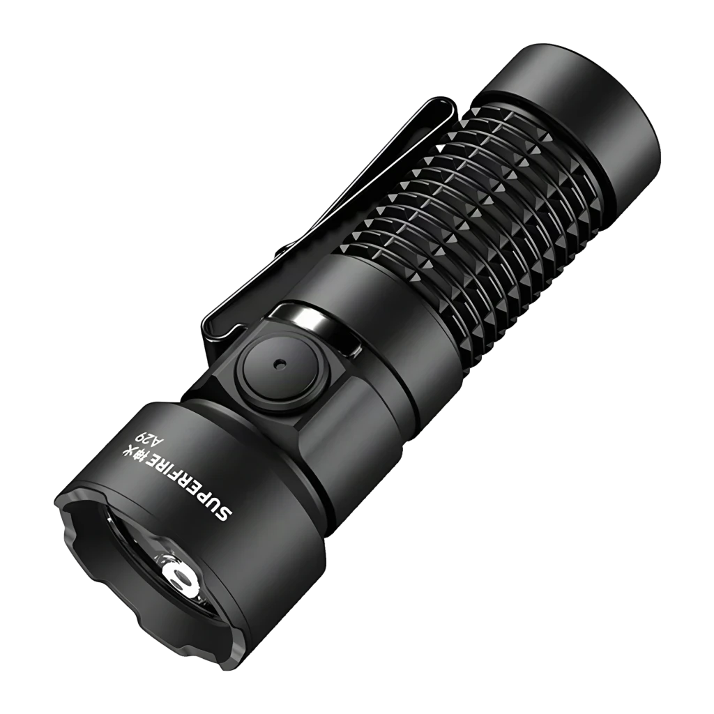 Lanterna LED Superfire A29 Preto Recarregável USB-C 1450 Lúmens 150 m, vista frontal: corpo estriado, botão lateral e cabeça