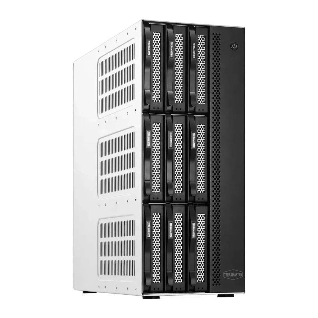 Serveur NAS TerraMaster 16 Go Gris 9 Baies Sans Disques 2 × 10GbE T9-500 Pro, détail: vue en angle des 9 baies vides