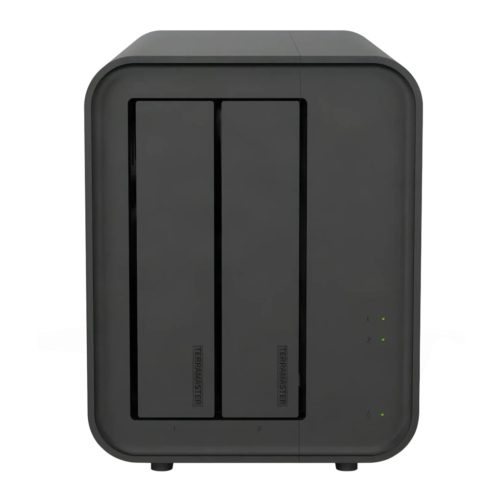 Boîtier DAS TerraMaster D5 Hybrid Noir 5 baies (2 SATA + 3 NVMe), détail avant: 2 baies SATA avec logo gravé et indicateurs