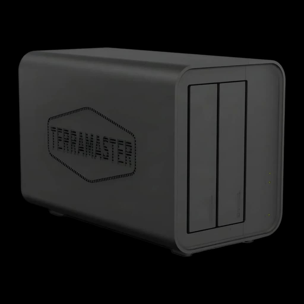 Caixa DAS TerraMaster D5 Hybrid Preto 5 Baías (2 SATA + 3 NVMe), detalhe: vista em ângulo com logo lateral e baías frontais