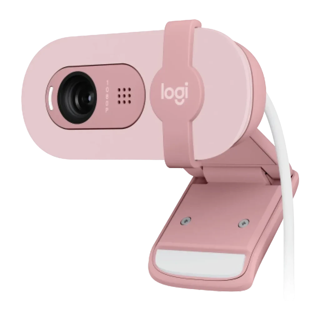 Webcam Logitech Brio 100 Full HD Microphone USB-C Rose, détail: objectif, grille micro, logo logi et clip avec câble blanc