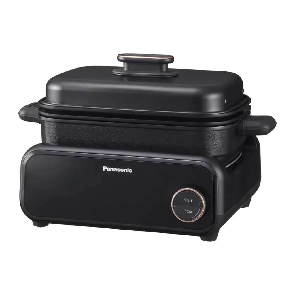 Multicuiseur Panasonic Multi-Cooker 2,5L 1524W Noir NF-GM400KXE, détail: panneau avant avec logo et bouton Start/Stop doré