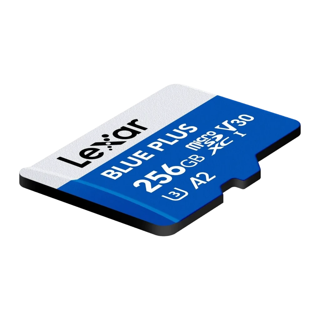 Tarjeta Lexar Blue Plus microSDXC 256GB UHS-I V30 U3 A2 170MB/s, detalle: vista en ángulo frontal con etiqueta azul