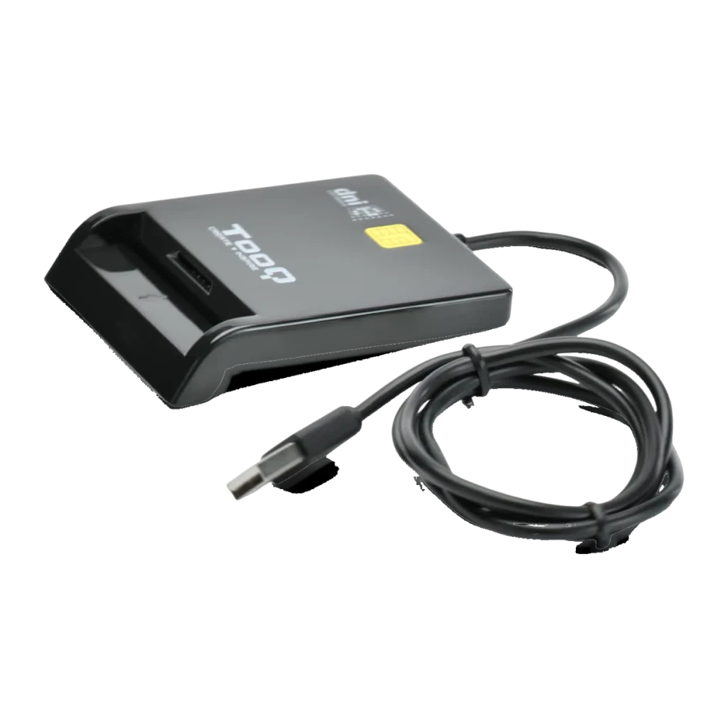 Lecteur de cartes TooQ TQR-210B Noir USB 2.0 DNIe, détail: vue en angle avec fente, puce dorée et câble USB enroulé