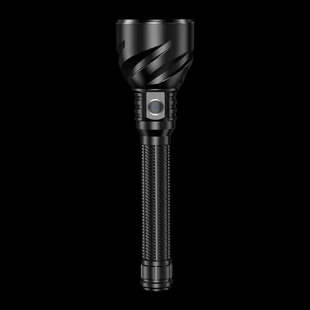 Lampe torche LED Superfire TF02 Noir Rechargeable USB-C 3300 Lumens 1100 m, détail: tête gravée en spirale, bouton latéral