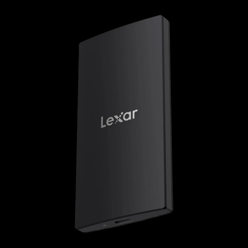 SSD Portátil Lexar SL300 1TB USB 3.2 Gen 2 IP54 USB-C Preto, detalhe: vista frontal em ângulo, logo Lexar centralizado
