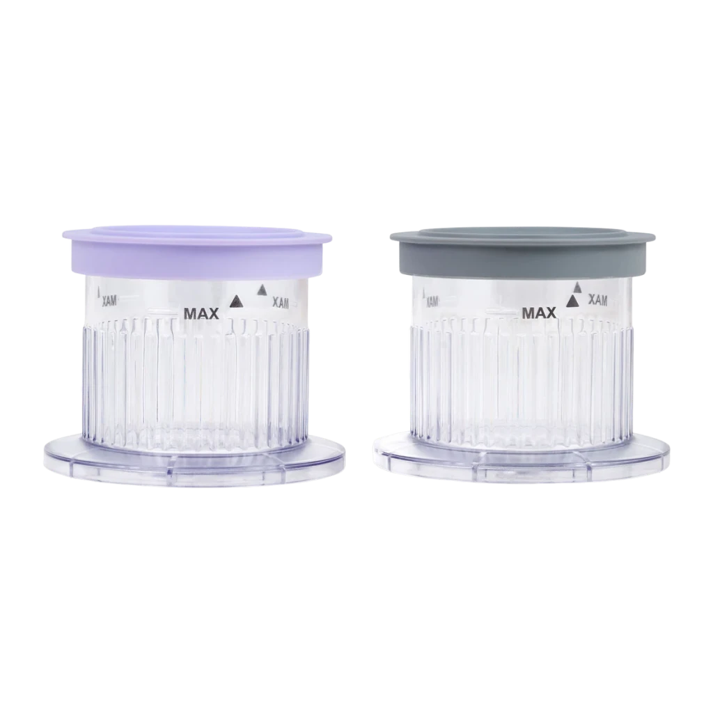 Machine à glace Cuisinart 0,24l Blanc ICEFD10E, détail: deux bols transparents avec couvercles lilas et gris et repère MAX