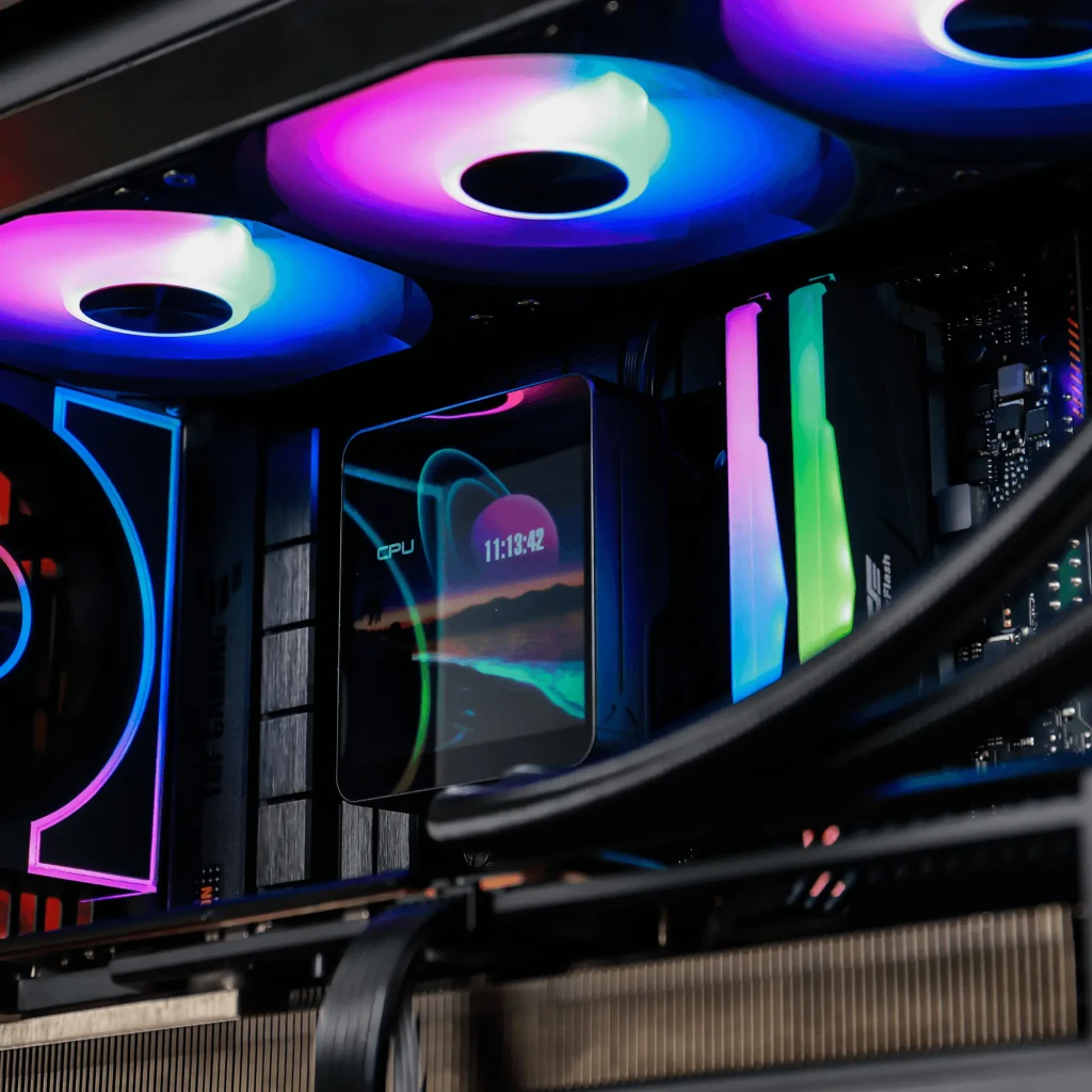 Refroidissement Liquide Darkflash 360mm Noir DV360S MAX, en utilisation: tête avec écran LCD installée dans un PC