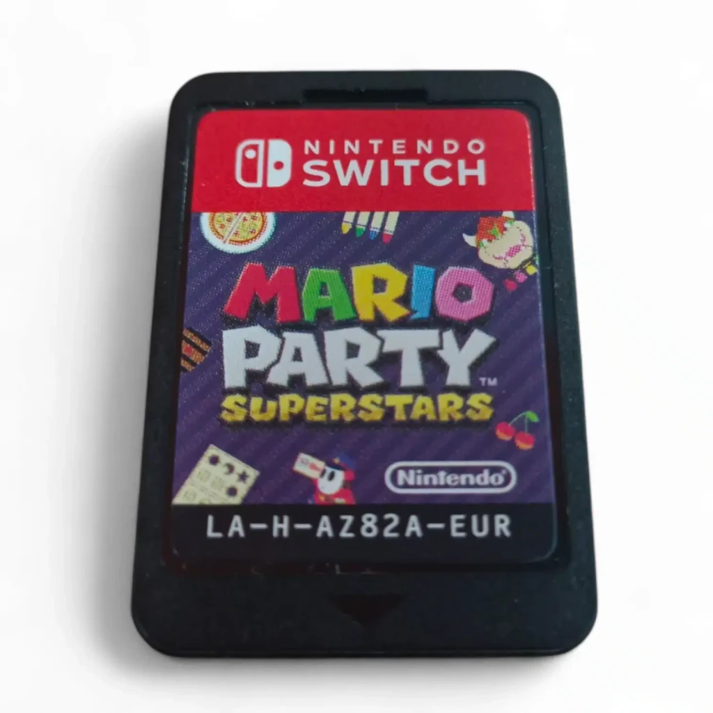 Jogo de vídeo Nintendo Mario Party Superstars para Switch - Edição Padrão, detalhe: cartucho frontal com etiqueta colorida