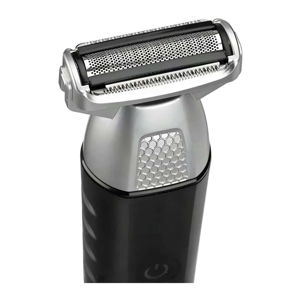 Máquina de Cortar Cabelo Multifunções BaByliss 11 em 1 Sem Fio 240min Preta MT812E, detalhe: cabeça de barbear com lâmina