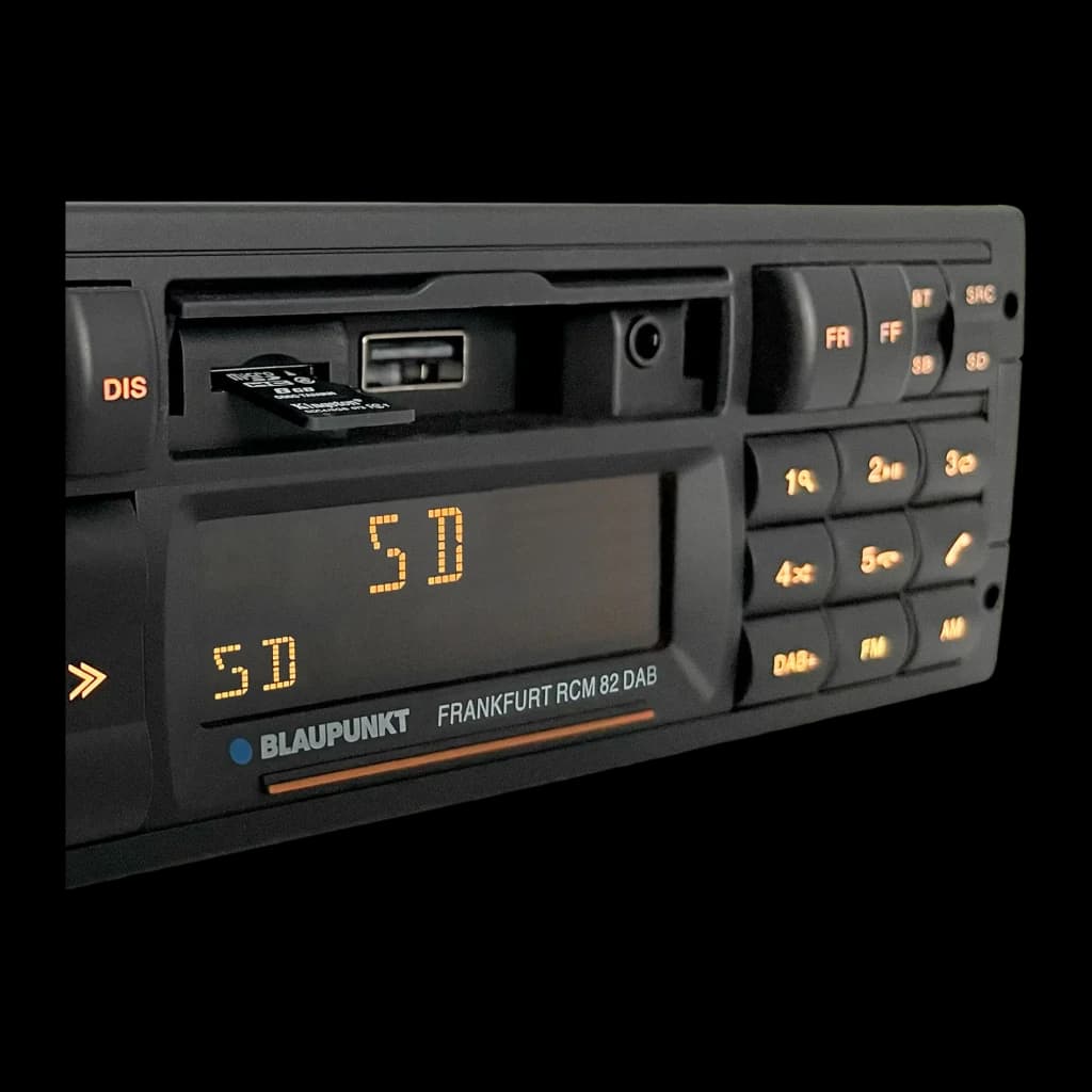 Autorradio Blaupunkt Frankfurt RCM 82 DAB Negro 1 DIN Bluetooth, detalle: pantalla LED, ranura SD, puerto USB y botones