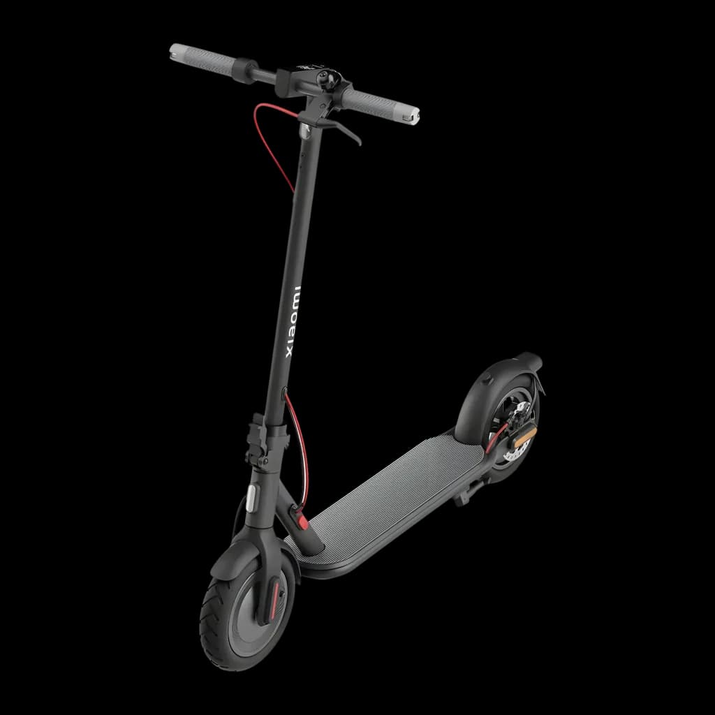 Trottinette Électrique Xiaomi Electric Scooter 4 Swiss Edition 300W 35km 20km/h 10 pouces Noir, détail: vue en angle
