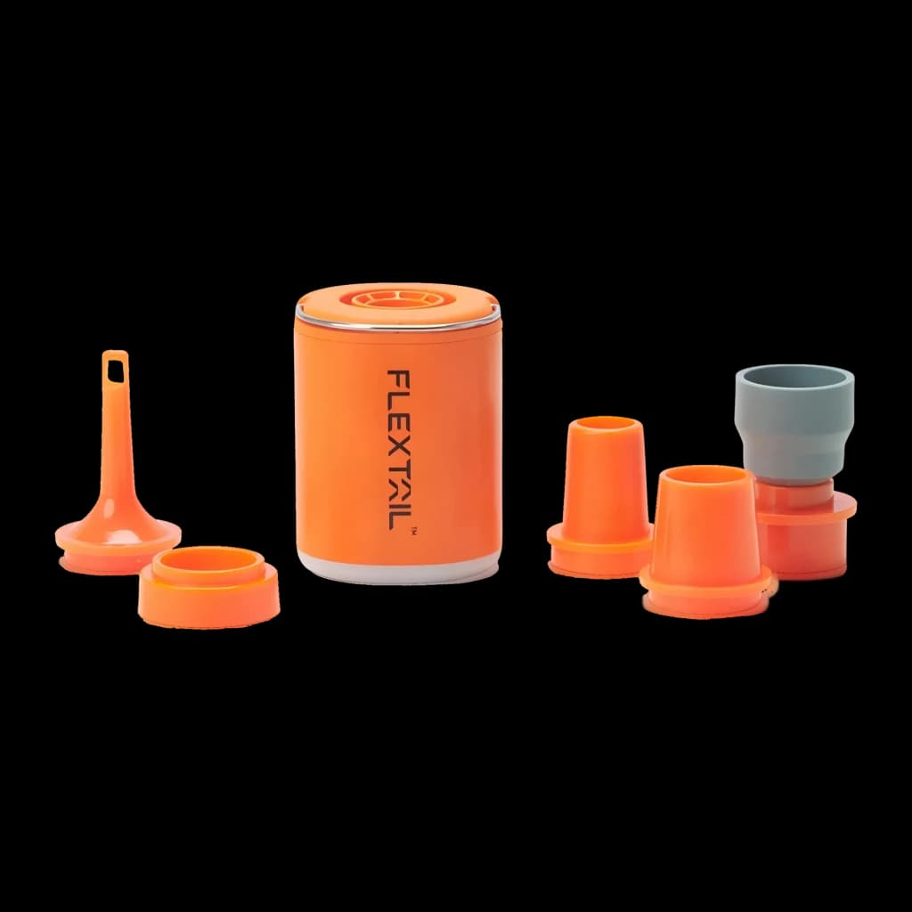 Bomba Portátil Flextail Tiny Pump 2X Laranja USB-C 400lm (3 níveis), detalhe: bomba cilíndrica com 5 adaptadores de válvula