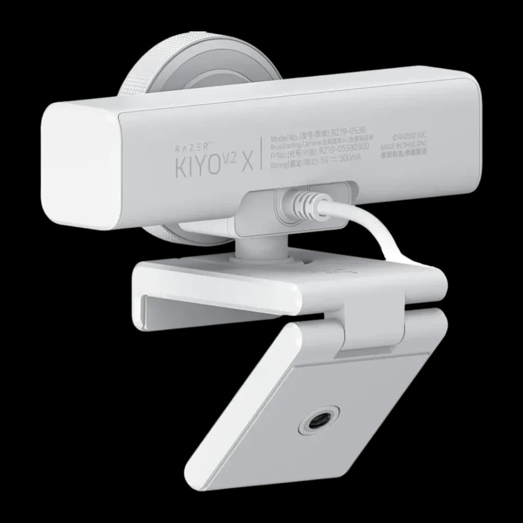 Webcam Razer Kiyo V2 X 2K 1440p 60fps Micrófono Estéreo USB 2.0 Blanco, vista trasera: etiqueta del modelo, cable USB y clip