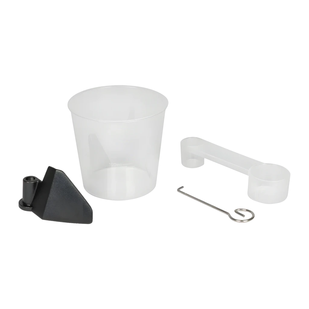 Machine à pain Clatronic BBA 3774 3L 550W Noir, détail: verre doseur, pétrin noir et crochet extracteur accessoires inclus