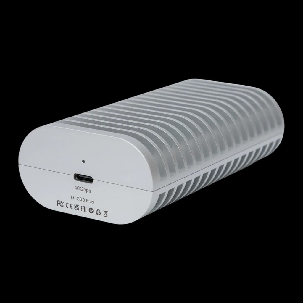 Boîtier externe TerraMaster D1 SSD Plus M.2 NVMe USB4 8 To max 40Gb/s Gris, détail: port USB-C, mention 40Gbps et ailettes