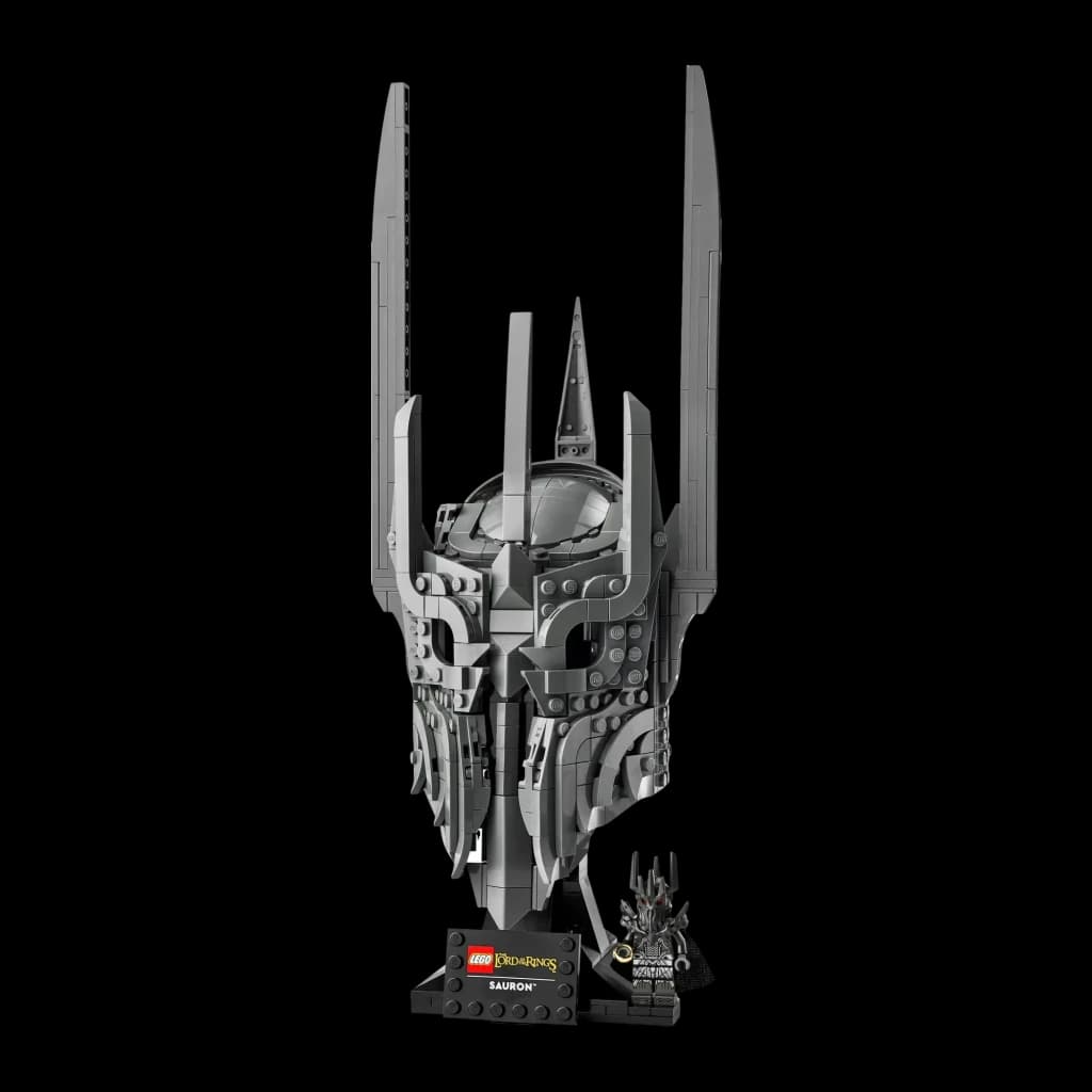 Set de construction LEGO Icons Le Seigneur des Anneaux : Casque de Sauron 11373 538 pièces 18+ ans, vue de face : casque
