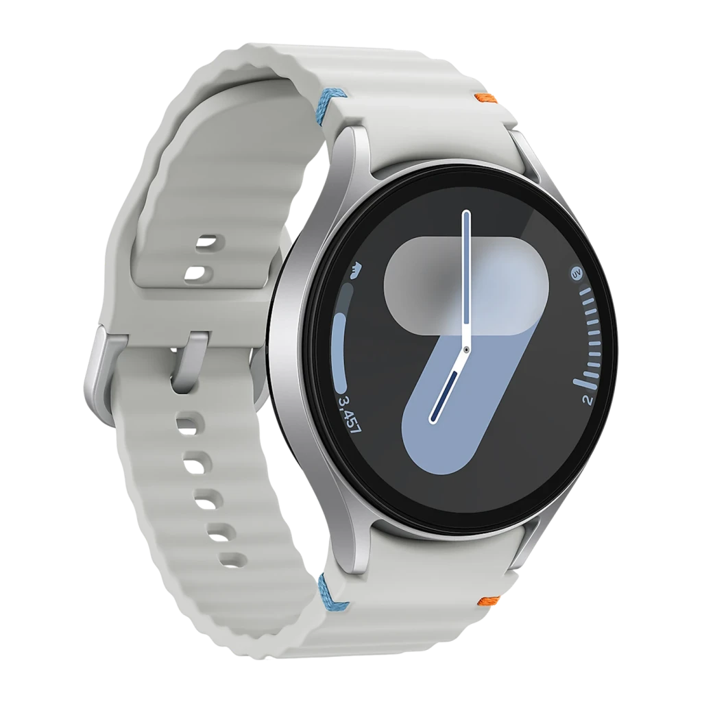 Samsung Galaxy Watch7 44mm Argent LTE, détail: vue en angle du cadran rond et bracelet gris avec surpiqûres bleues et oranges