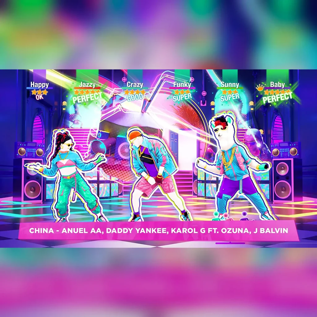 Videojogo Ubisoft Just Dance 2022 Edição Standard PS5, em uso: ecrã de jogo com China de Anuel AA e três avatares a dançar