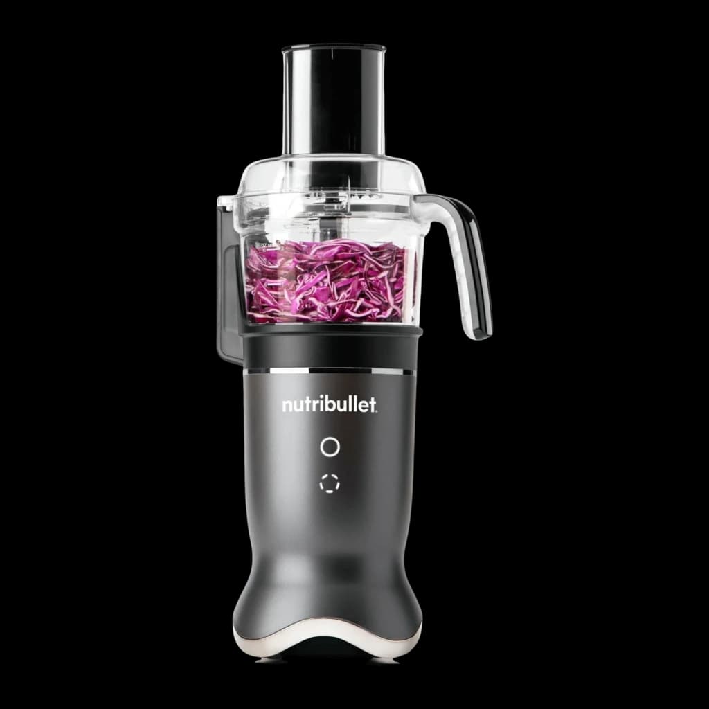 Blender NutriBullet 0,9L 1200W Gris Foncé NB1224DG, détail: bol processeur transparent avec chou rouge râpé sur socle gris