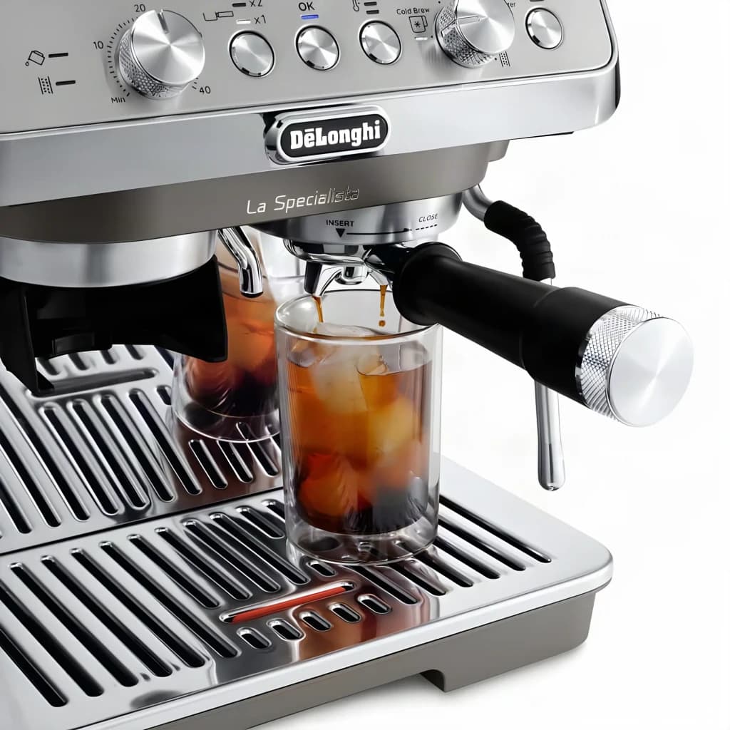 Cafetera Express De'Longhi La Specialista Arte Evo 1,7L Molinillo Acero Inox 8 Posiciones Gris EC9255M, en uso: extracción