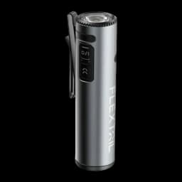Lanterna LED Flextail Zero 1200 Cinzento USB-C lúmens IP67 até 1 m, vista frontal: corpo cilíndrico cinzento com clip preto