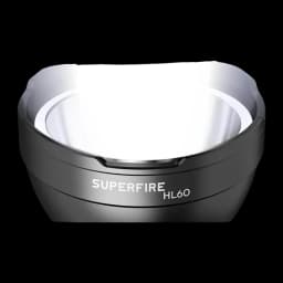 Linterna frontal Superfire HL60 Negro Recargable USB-C 2300lm 330 m, detalle: reflector y lente frontal con logo grabado