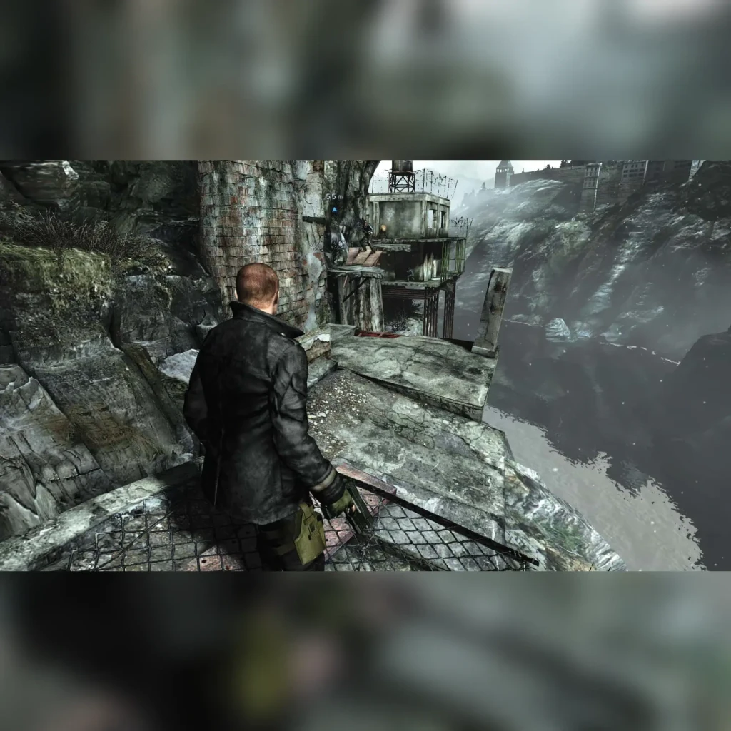Videojuego Capcom Resident Evil 6 Estándar PS4, en uso: personaje de espaldas en acantilado industrial con enemigos al fondo