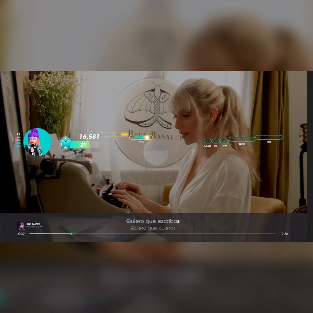 Jogo Ravenscourt Let's Sing 2023, que inclui canções espanholas + 2 microfones para PS4, em uso: ecrã de jogo com letra