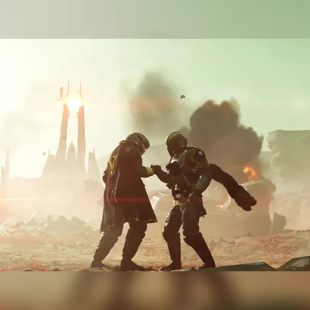 Videojuego Sony Helldivers 2 PS5, en uso: dos soldados se saludan en campo de batalla con explosiones y torre al fondo