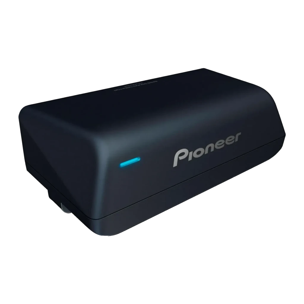 Caisson de basses Pioneer Actif 50W RMS Noir TS-WX010A pour voiture, vue avant: boîtier compact avec logo Pioneer et voyant