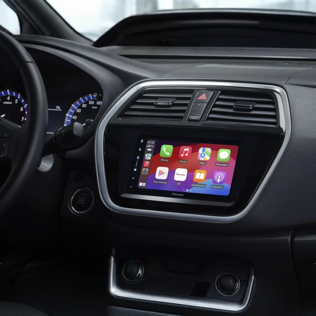 Autoradio Pioneer Noir CarPlay Android Auto Bluetooth 6.8 pouces SPH-DA77DAB, en utilisation: intégré au tableau de bord