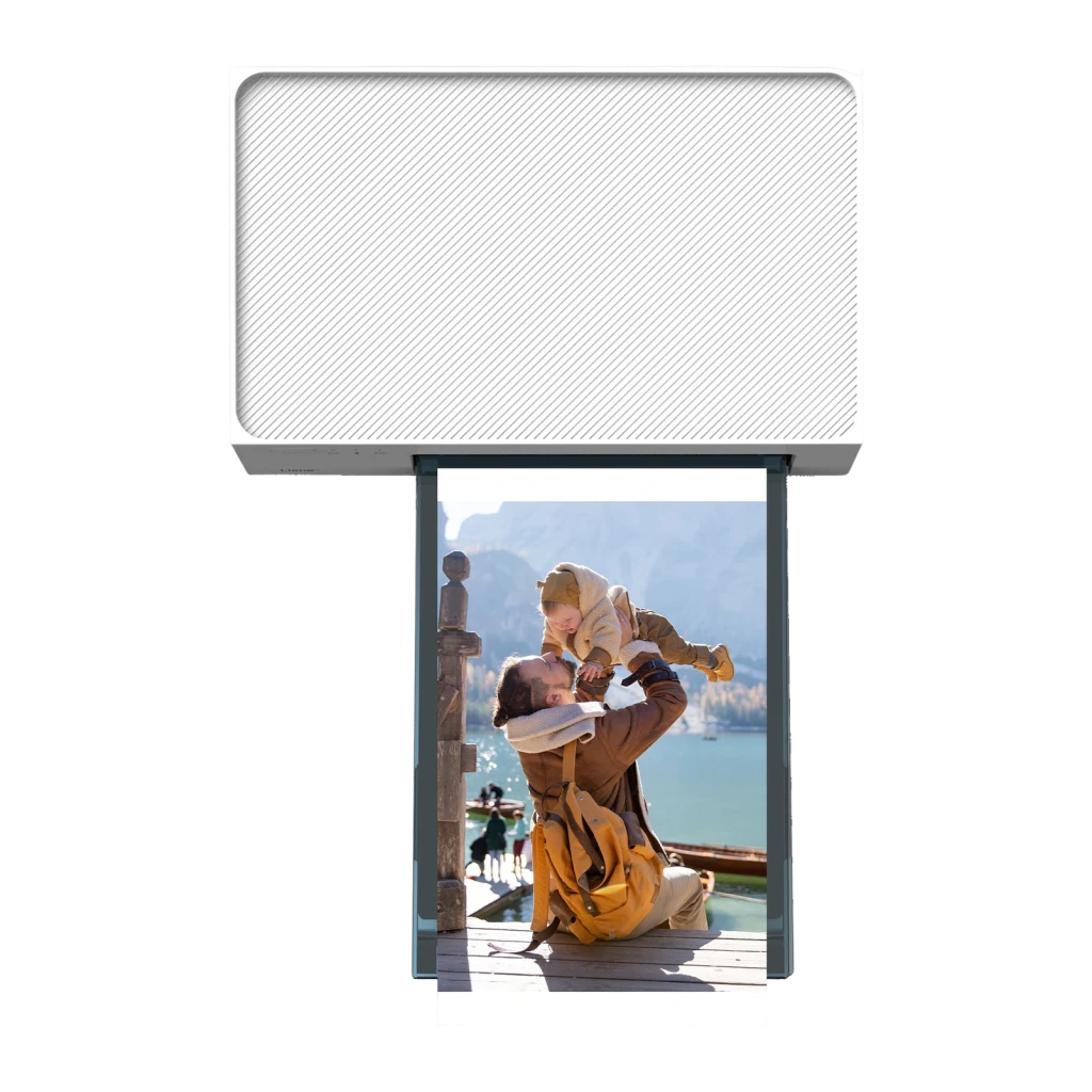 Imprimante Photo Portable Liene Amber M100 Blanc, détail: photo sortant par la fente inférieure, image familiale colorée
